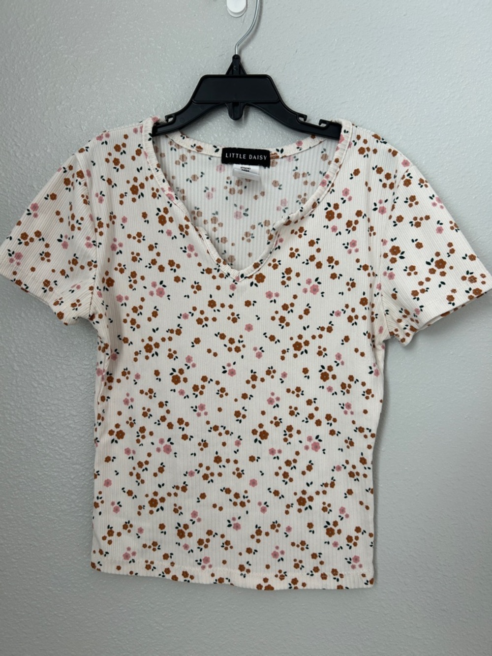 Cute short sleeve crop top